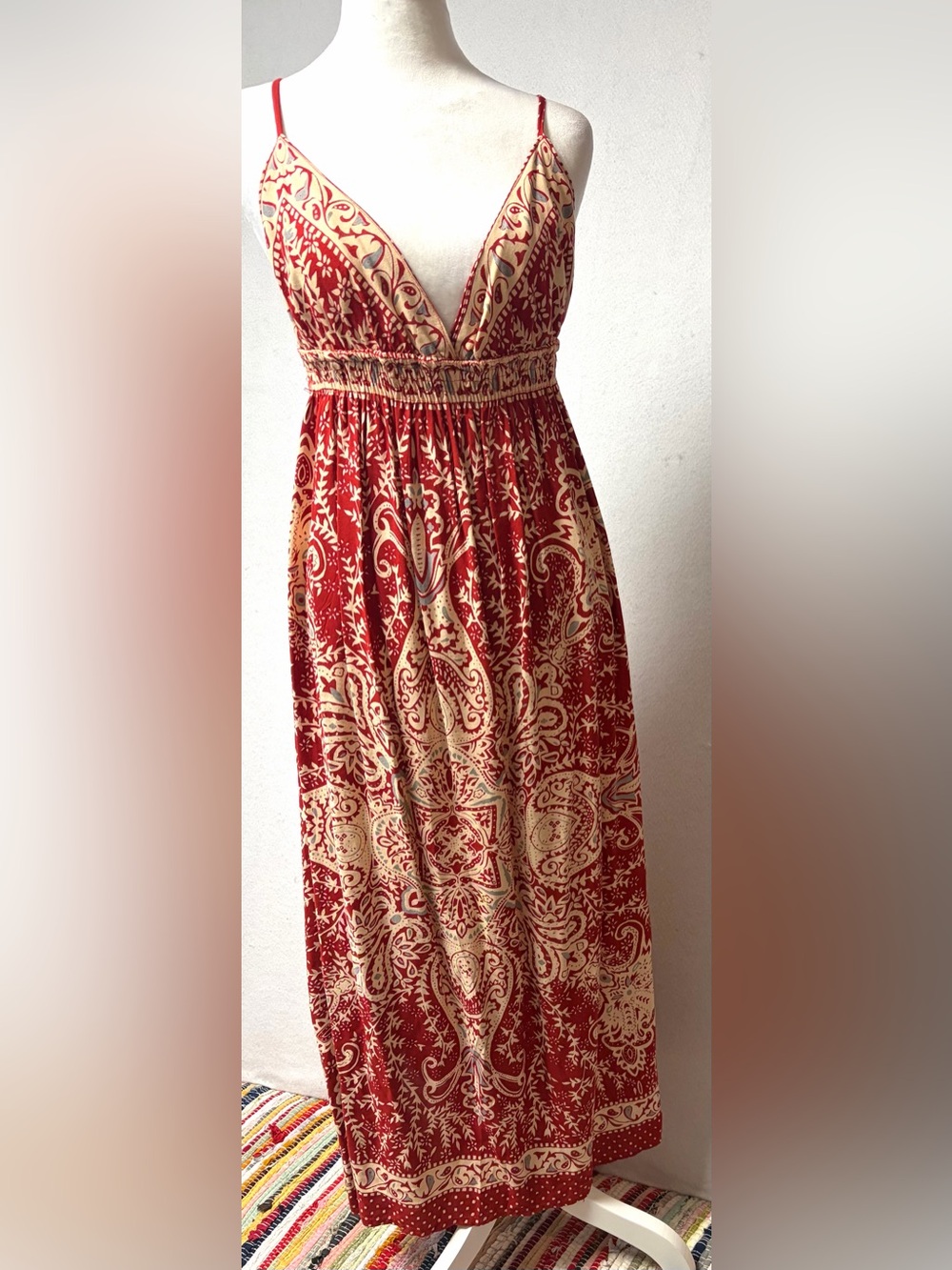 Lola P Boho Maxi Dress Red Cream Paisley Print Smocked Empire Waist 
Medium NWT